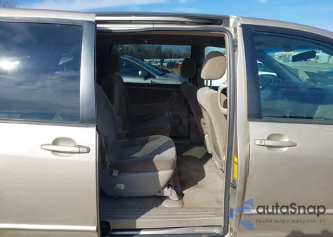 2004 Toyota Sienna Le z USA, uszkodzony, nr VIN 5TDZA23CX4S067049